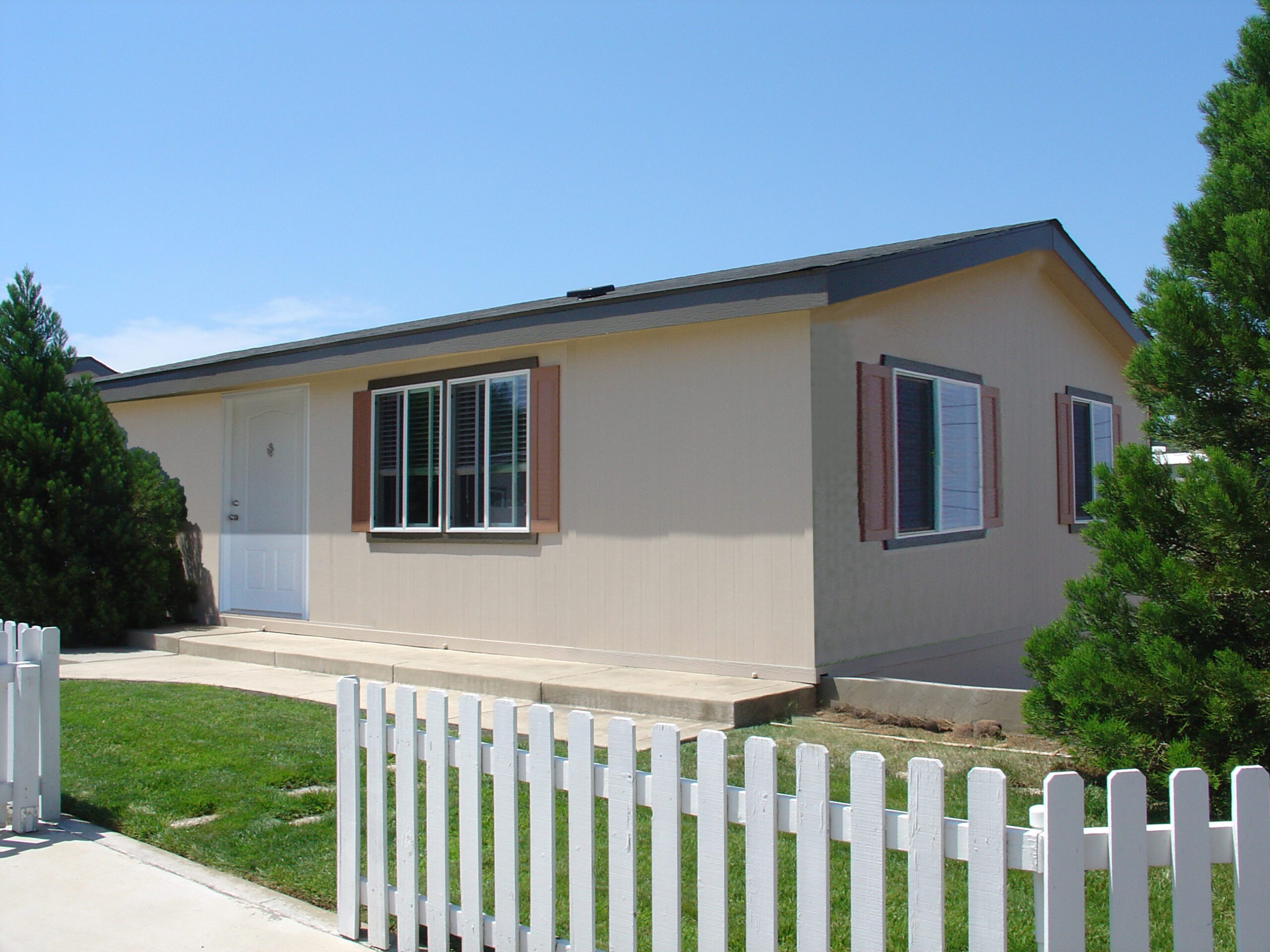 Bridge Bay Bungalow - Cousin Gary Redding Homes